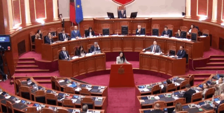 Balluku i përgjigjet opozitës: Nuk i falni sukseset, ndaj përdorni sulme personale