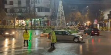 Korçë/ Reshjet e dendura gjatë natës shkaktojnë probleme në disa bashki,