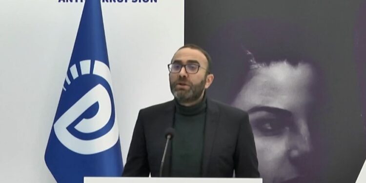 PD akuza të forta ndaj Komisioneres Kos: Zëdhënëse e një qeverie të korruptuar