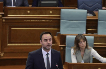 Nis seanca për votimin e Qeverisë në Kosovë, Konjufca prezanton kabinetin
