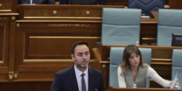 Nis seanca për votimin e Qeverisë në Kosovë, Konjufca prezanton kabinetin