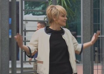 Monika Kryemadhi paraqitet në SPAK, shfaqet me “look” të ri