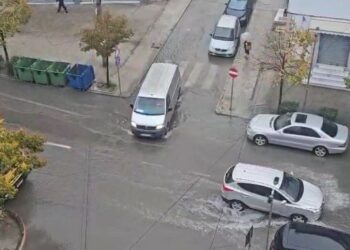 Shiu shkakton vështirësi në qarkullim në Durrës