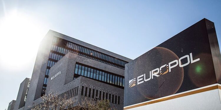 Europol: Krimi i organizuar po rekruton fëmijët përmes video lojërave