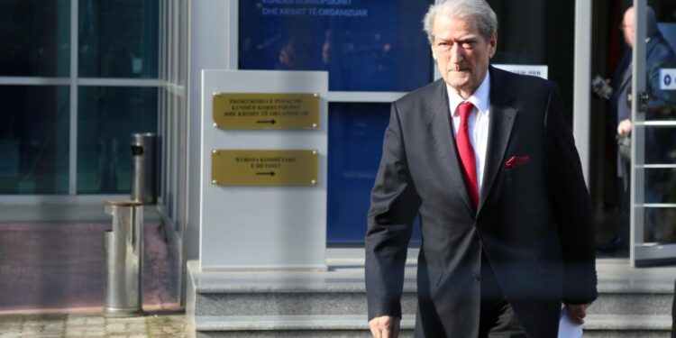 Berisha sot në SPAK, në zbatim të masës “Detyrim paraqitje”