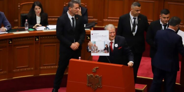 Balluku shmang Parlamentin, opozita kërkon llogari për hetimin e tunelit të Llogarasë