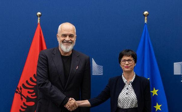 Marta Kos kritikon Berishën, Rama: “Qentë le të lehin, karvani ecën.”