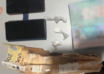 Dy të arrestuar në Kakavijë, tentuan të hyjnë në Shqipëri me doza kokaine dhe fishekë gjahu