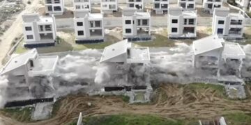 Hidhen në erë me tritol vilat pa leje në Sauk, reagon Rama: Operacioni nuk do ndalet