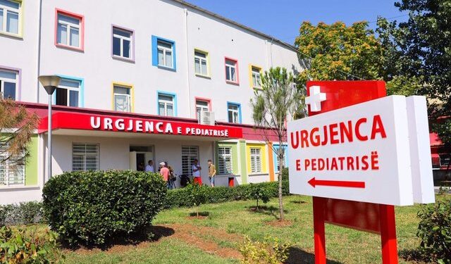Fluks fëmijësh në QSUT/ Rreth 300 vizita në ditë në Pediatri, shtohen virozat