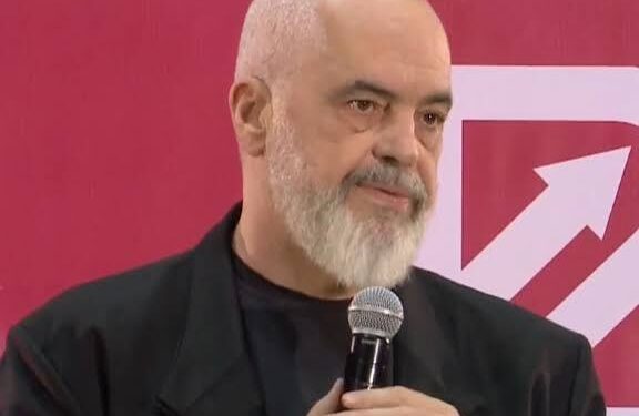 “U mblodhën pleqtë e PS”, Rama nuk kursen batutat: Na marsh të keqen!