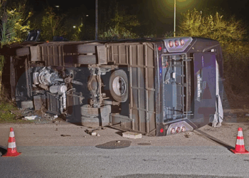 Greqi/Del nga rruga autobusi me 30 pelegrinë, raportohet për 12 të lënduar