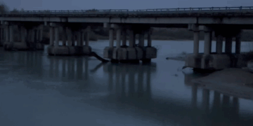 Lumi Vjosa rrezikon të dalë nga shtrati, Bashkia e Vlorës përforcon argjinaturën