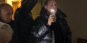 Deputetët e PD inspektojnë dëmet nga moti në Kurbin; qytetarët në vështirësi