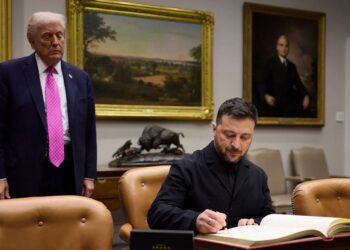 Ukraina pritet të heqë dorë nga toka dhe disa armë sipas planit të paqes të SHBA-së