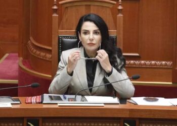 Pas një bisede prej 7-orësh, Rama largohet nga kryeministria, makina e Ballukut ndodhet në vend