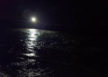 Shirat rrisin prurjet në Fier, rrezik përmbytjeje në Vjosë