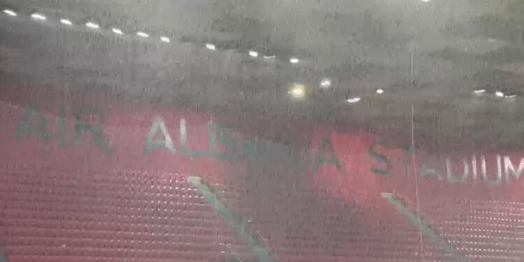 Luhet ndeshja e Superiores, “Air Albania” pushtohet nga reshje të pazakonta shiu