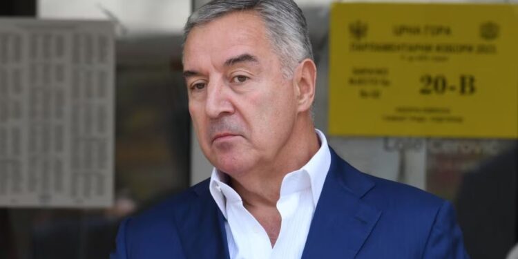 Mali i Zi/ Autoritetet: Ish-presidenti Gjukanoviç nuk ka deklaruar orat me vlerë rreth 200 mijë euro