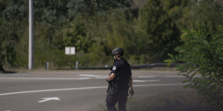 Ish-polici i Kosovës lirohet nga paraburgimi në Serbi