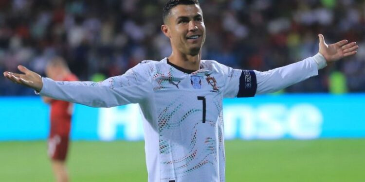 Kartoni i kuq i rrezikoi Botërorin, FIFA merr vendimin për Ronaldon