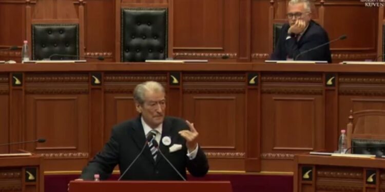 Bëri deklarata fyese ndaj ambasadorit të BE, PS kërkon përjashtimin e Berishës nga Kuvendi