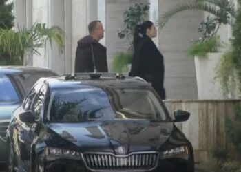 GJKKO e pezulloi nga detyra dhe i bllokoi pasaportën, Balluku shkon në Kryeministri