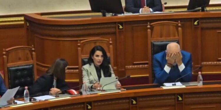 Nën hetim nga SPAK, Belinda Balluku shfaqet për herë të parë në Kuvend, i pranishëm edhe Rama