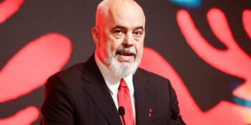 Rama publikon pamjet: Biblioteka e Burrelit, tashmë e rilindur