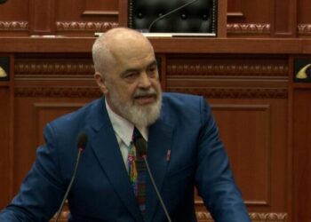 Buxheti 2026/ Nga administrata, te mësuesit, bluzat e bardha dhe policët, Rama tregon kategoritë