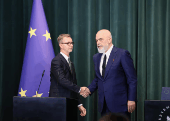 Rama takohet me ambasadorët e BE-së në Kryeministri