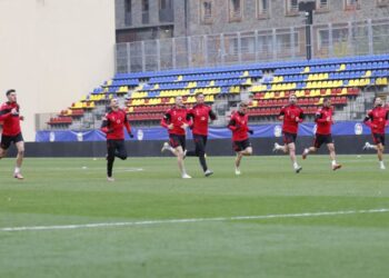 Kombëtarja nis përgatitjet për Anglinë