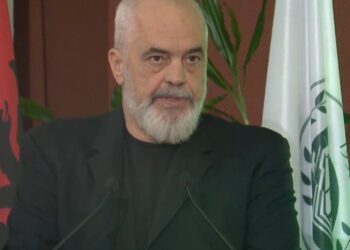 Rama batuta me rektorin: S’ma merrte mendja që do të lavdëroja një demokrat