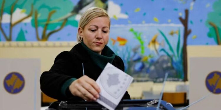 Analiza e REL: Zgjedhjet në Kosovë pa fitues absolut, por me mesazhe për partitë