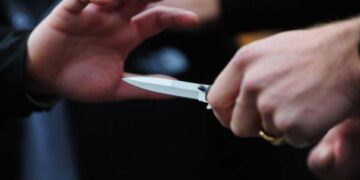 “Hajde sqarohemi!”/ Sherri nisi në rrjetet sociale dhe përfundoi në përleshje me thika, 15-vjeçari..