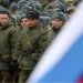 Dekreti i Putinit detyron të huajt në Rusi të nënshkruajnë kontratë me ushtrinë