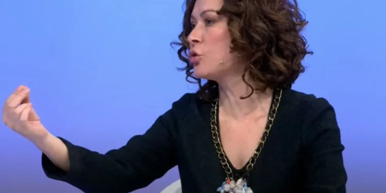 “Më keni hequr pampersat e mamit”/ Aktorja Egla Ceno dorëhiqet nga Teatri Skampa: S’më japin rrogën