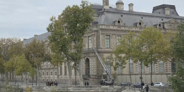 Grabitja spektakolare e Luvrit, shtohen masat e sigurisë në muze, instalohen…