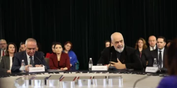 “Gjoba për ministrat që s’japin informacion”, Komisioneri Dervishi: Nuk është zgjidhje