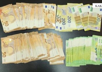 Tentoi të nxirrte nga Shqipëria mbi 22 mijë euro pa i deklaruar, procedohet 54-vjeçari