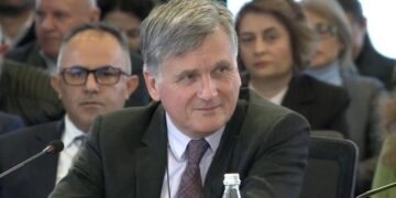 Ambasadori i OSBE: Të angazhuar për të përmirësuar qasjen e informacionit, zhvillojmë protokollin…