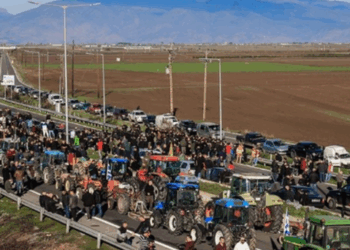 Vijon protesta e fermerëve në Greqi, bllokohet sërish aksi rrugor Kakavijë-Janinë