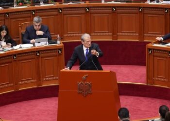 Berisha: Mazhoranca ka rënë, kot votoni dhe kot sillni ligje e buxhete