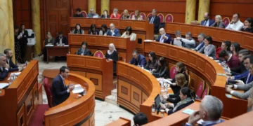 Këshilli Bashkiak i Tiranës kërkesë SPAK-ut: Lejoni kryetarin Veliaj të marrë pjesë në mbledhje