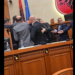 OPOZITA PËRPLASJE ME GARDËN/ PD ndërpret punimet, Berisha: Mos i prekni deputetët!