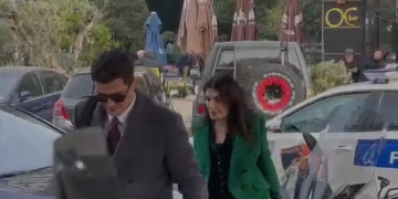 E shoqëruar nga policia, mbërrin Mirlinda Karçanaj në Prokurinë e Posaçme