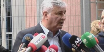Avokati Haxhia:Agasi po përdoret politikisht! S’është arratisur, jashtë për një marrëveshje biznesi!
