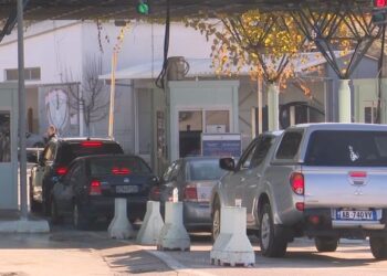 Vazhdon fluksi në Kakavijë, emigrantë kthehen për festat e fundvitit