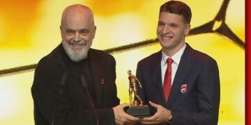 Kryeministri Rama jep çmimin, zgjidhet “Lojtari i Vitit” te Kombëtarja