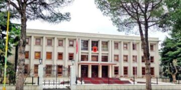 Presidenti Begaj dekreton lirimin nga detyra të ambasadorit të Shqipërisë në NATO, Ilir Gjoni